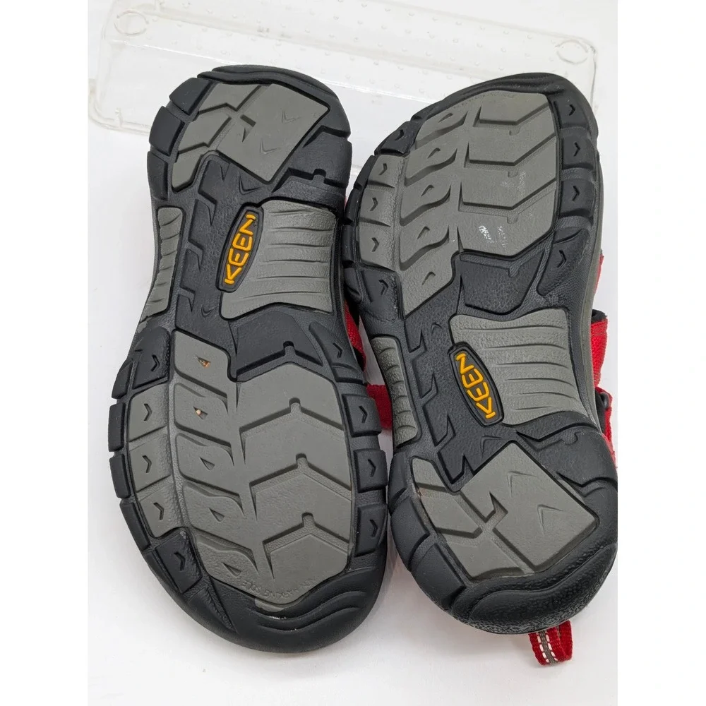 KEEN Newport H2 Kids Sandals Size 1 Red Waterproof Hiking Outdoor Shoes